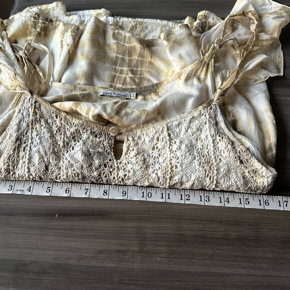 Tiare Hawaii Fluttery Cold Shoulder Ruffle Sleeves Top Size Medium Green/Cream - Picture 7 of 8